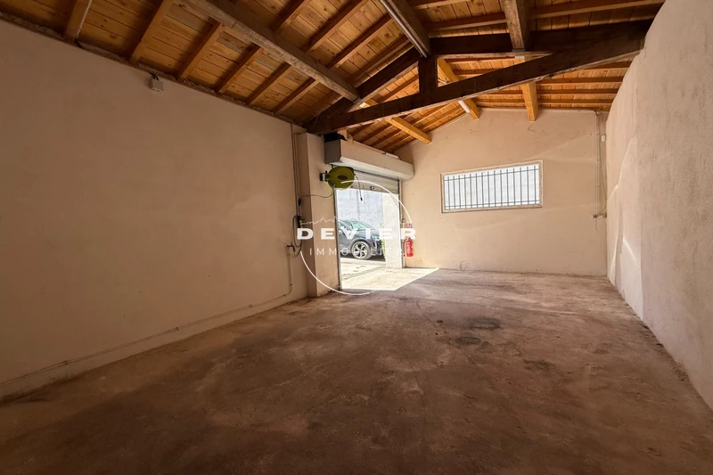 Professionnel local commercial Saint-Christol  
