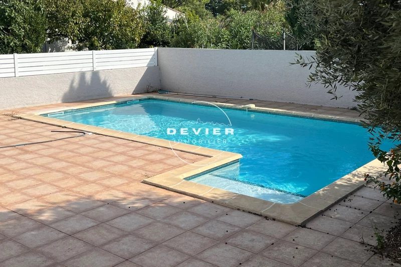 Vente villa Saint-Geniès-des-Mourgues  