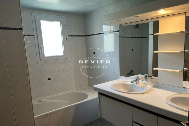 Vente villa Saint-Geniès-des-Mourgues  