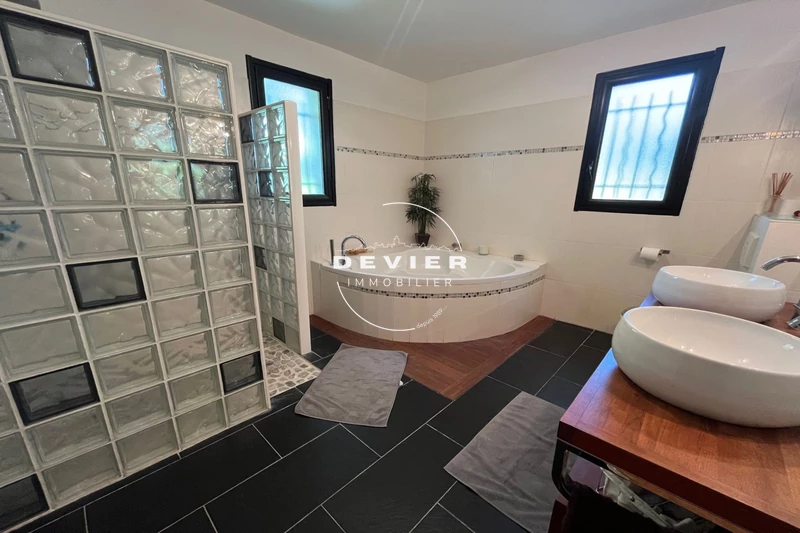 Vente villa contemporaine Castries  
