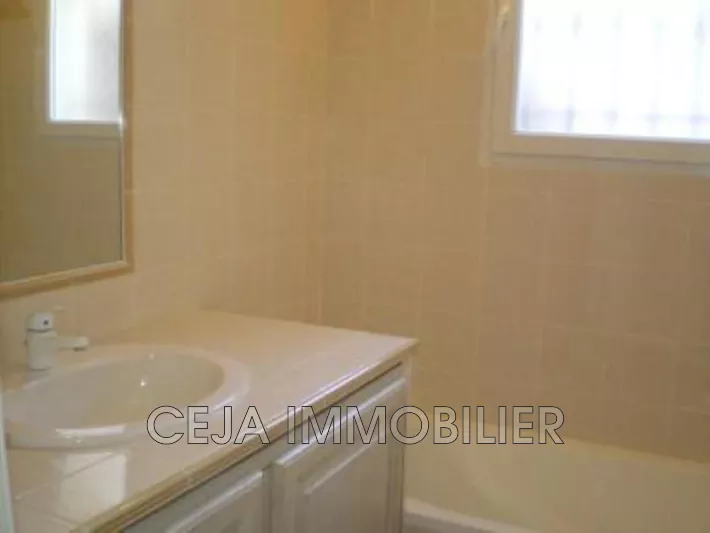 Photo n°9 -  Maison villa Draguignan 83300 - 2 200 €