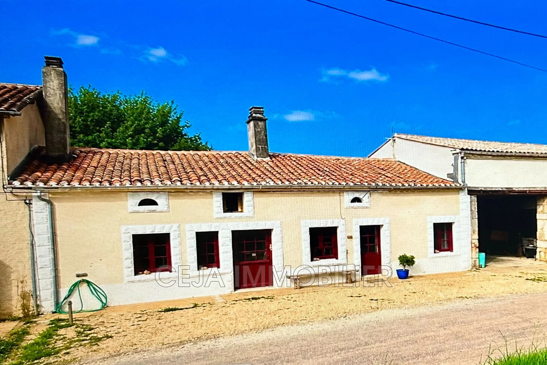 Maison 90 m² · à Connezac · 90 m² · 161 500 €