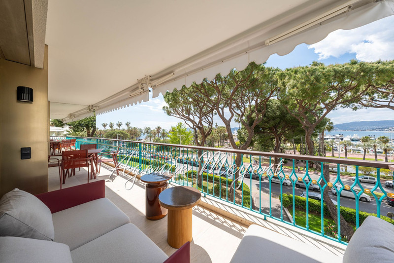 Photo Apartment Cannes Croisette,   to buy apartment  3 rooms   106&nbsp;m&sup2;