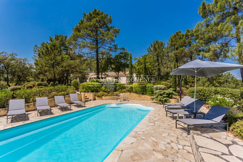 Location saisonnière maison de campagne Roussillon  Villa Roussillon Luberon,  Vacation rental villa  4 bedrooms   200&nbsp;m&sup2;