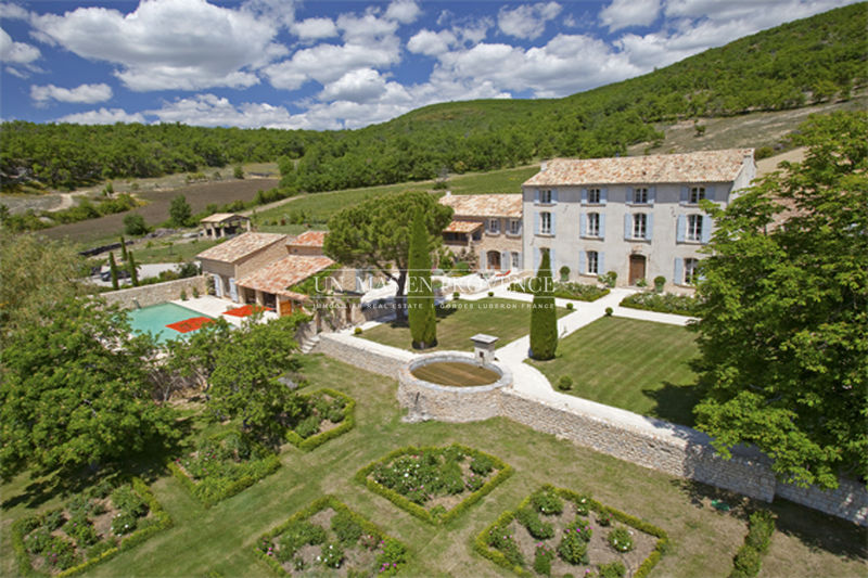 Location saisonnière propriété Simiane-la-Rotonde Location saisonnière propriété Simiane-la-Rotonde Property Simiane-la-Rotonde Luberon, Location saisonnière property 10 bedrooms 1000 m²