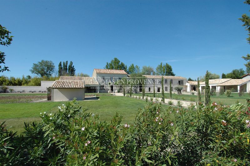 Location saisonnière mas L'Isle-sur-la-Sorgue Location saisonnière mas L'Isle-sur-la-Sorgue Mas L'Isle-sur-la-Sorgue Pays des sorgues, Location saisonnière mas 9 chambres 700 m²