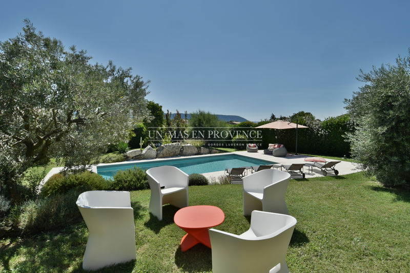 Location saisonnière villa provençale Gordes  Villa Gordes  Vacation rental villa  4 bedrooms   240&nbsp;m&sup2;
