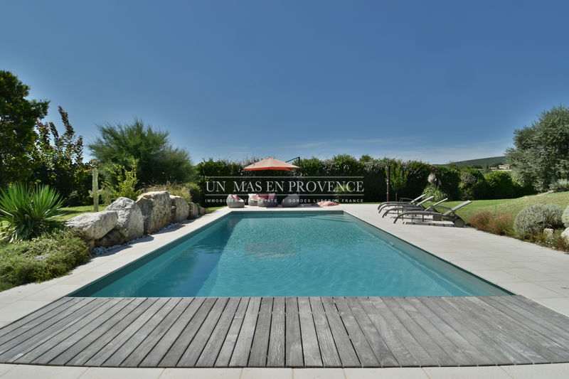 Location saisonnière villa provençale Gordes  Villa Gordes Provence,  Vacation rental villa  4 bedrooms   240&nbsp;m&sup2;