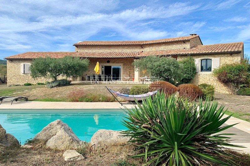 Location saisonnière villa provençale Gordes Location saisonnière villa provençale Gordes Villa Gordes Vacation rental villa 4 bedrooms 240 m²