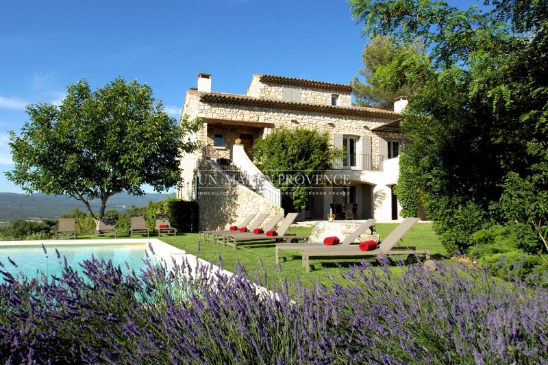 Location saisonnière maison de village Roussillon Location saisonnière maison de village Roussillon Maison de village Roussillon Luberon, Location saisonnière maison de village 5 chambres 250 m²