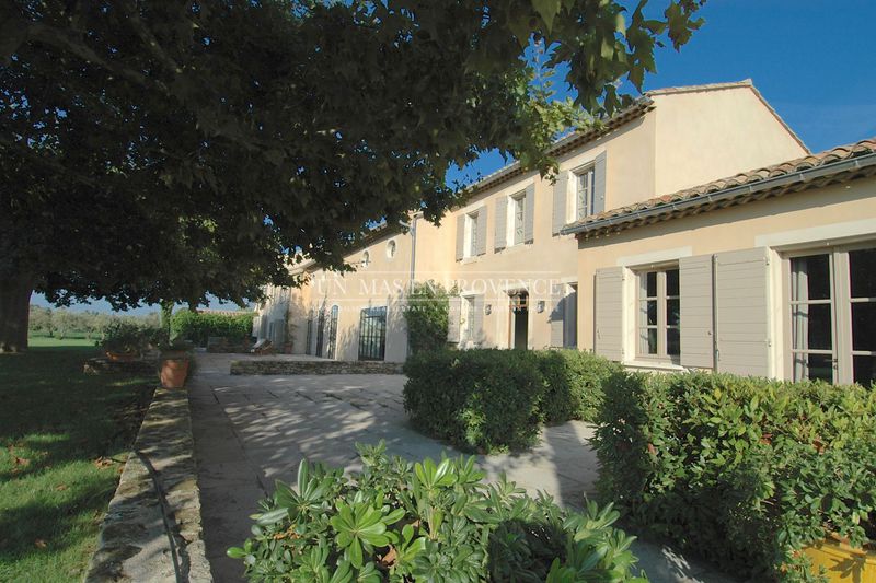 Location saisonnière mas L'Isle-sur-la-Sorgue Location saisonnière mas L'Isle-sur-la-Sorgue Farmhouse L'Isle-sur-la-Sorgue Pays des sorgues, Location saisonnière farmhouse 8 bedrooms 720 m²