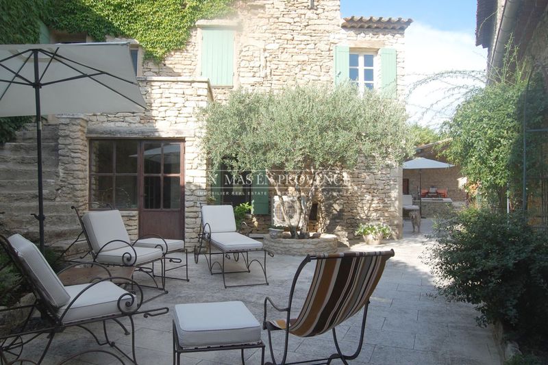 Location saisonnière maison de village Cabrières-d'Avignon Location saisonnière maison de village Cabrières-d'Avignon Village house Cabrières-d'Avignon Luberon, Location saisonnière village house 3 bedrooms 220 m²
