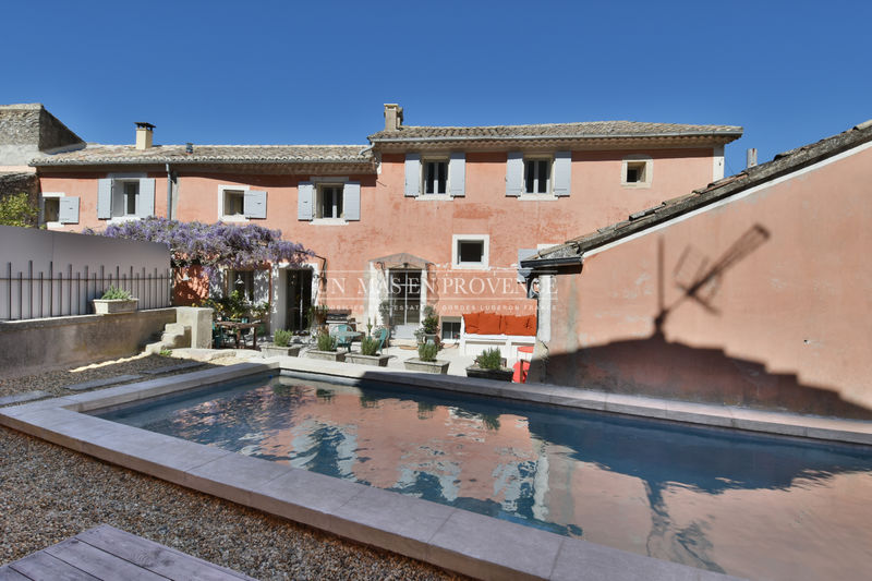 Location saisonnière maison de village Robion Location saisonnière maison de village Robion Maison de village Robion Luberon, Location saisonnière maison de village 3 chambres 150 m²
