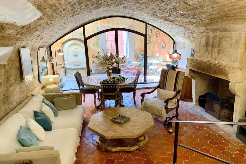 Location saisonnière maison de village Bonnieux  Village house Bonnieux Luberon,  Vacation rental village house  3 bedrooms   145&nbsp;m&sup2;