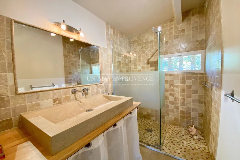 Location saisonnière maison en pierre Gordes  