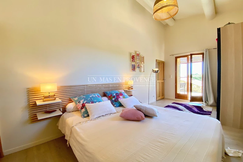 Location saisonnière maison en pierre Gordes  