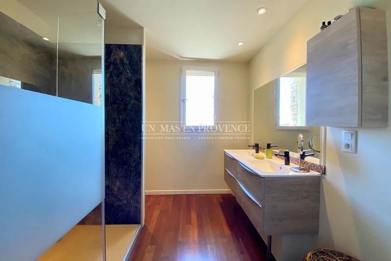 Location saisonnière maison en pierre Gordes  