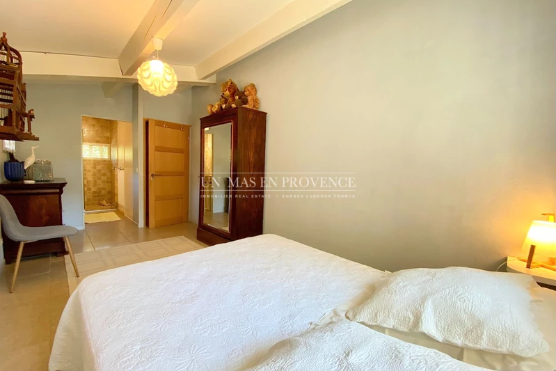 Location saisonnière maison en pierre Gordes  