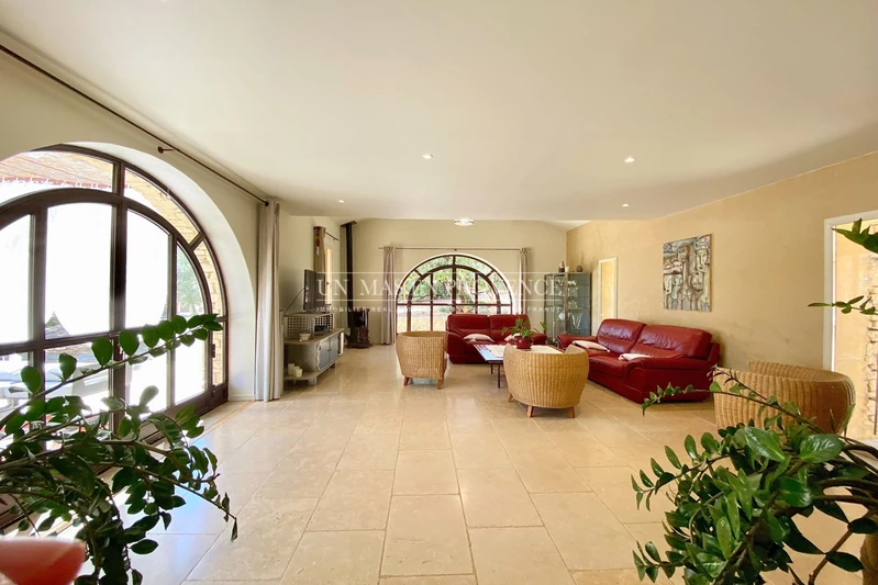 Location saisonnière maison en pierre Gordes  