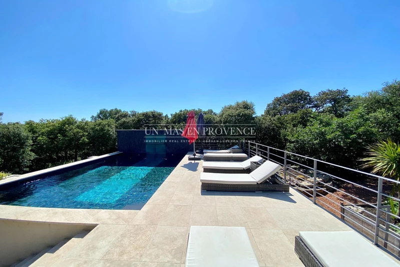 Location saisonnière maison en pierre Gordes  