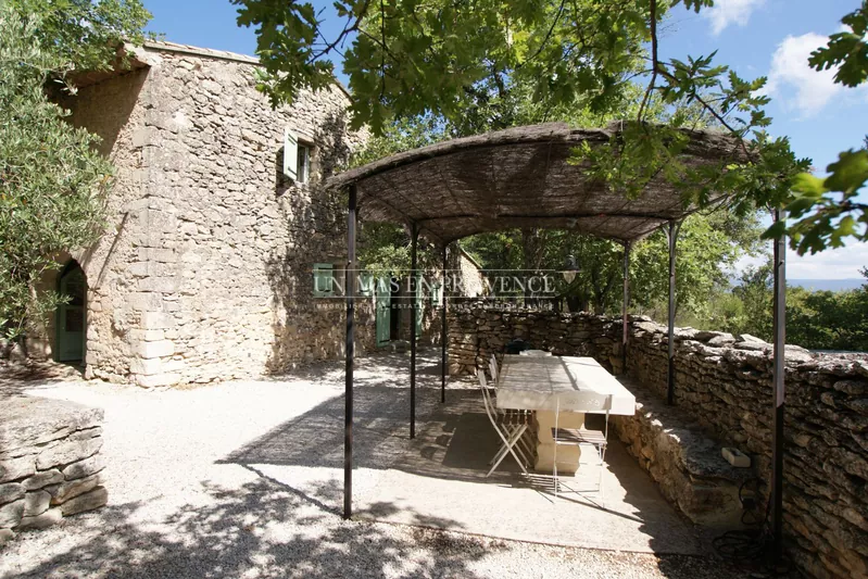 Location saisonnière ancienne bergerie Lacoste  