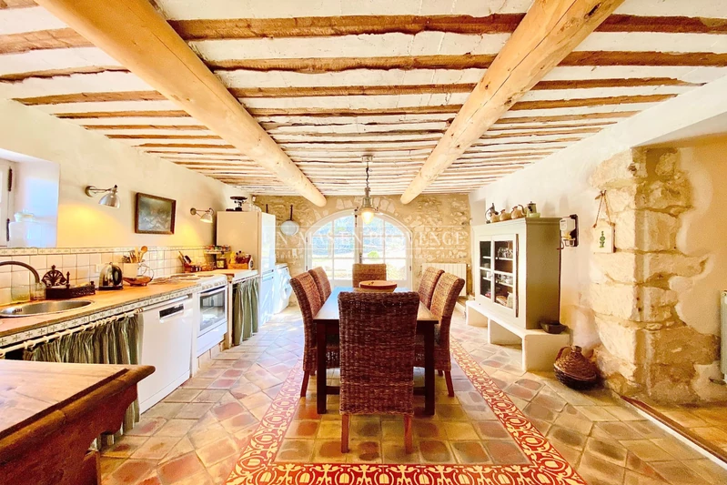 Location saisonnière ancienne bergerie Lacoste  