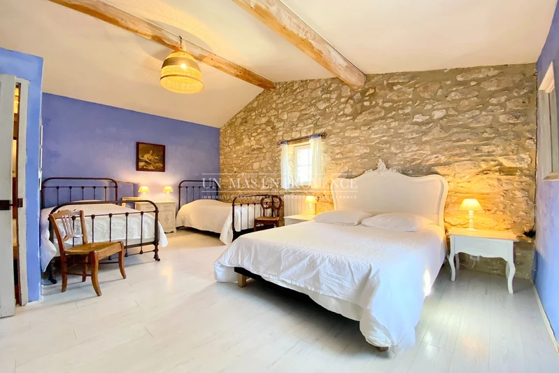 Location saisonnière ancienne bergerie Lacoste  