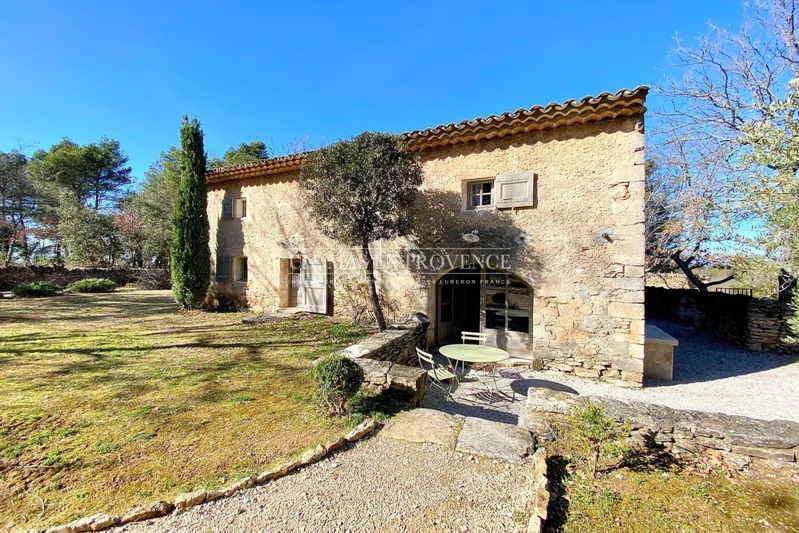 Location saisonnière ancienne bergerie Lacoste  