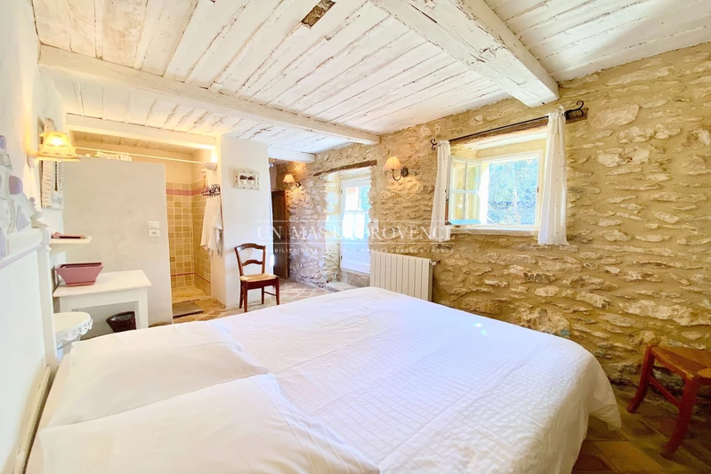 Location saisonnière ancienne bergerie Lacoste  