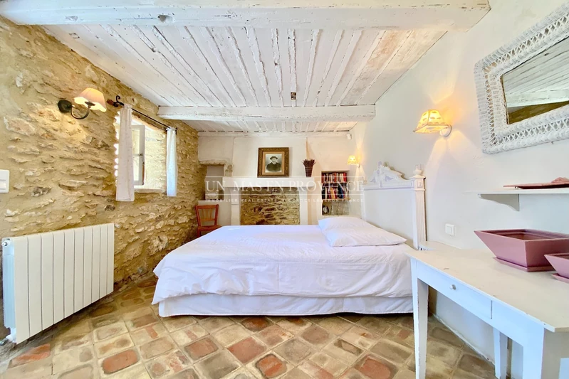 Location saisonnière ancienne bergerie Lacoste  