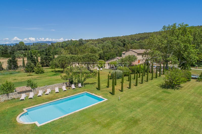 Location saisonnière mas Taillades Location saisonnière mas Taillades Mas Taillades Luberon, Location saisonnière mas 7 chambres 85 m²