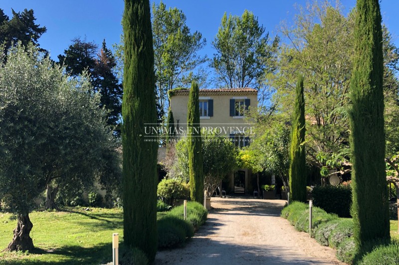 Location saisonnière mas Le Thor Location saisonnière mas Le Thor Mas Le Thor Pays des sorgues, Location saisonnière mas 6 chambres 380 m²