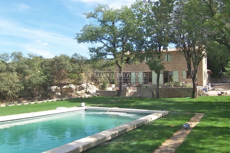 Vente maison en pierre Gordes Vente maison en pierre Gordes Stone house Gordes Luberon, to buy stone house 4 bedrooms 220 m²