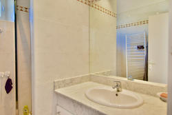 Vente idéal investisseur Gordes DSC_0451 