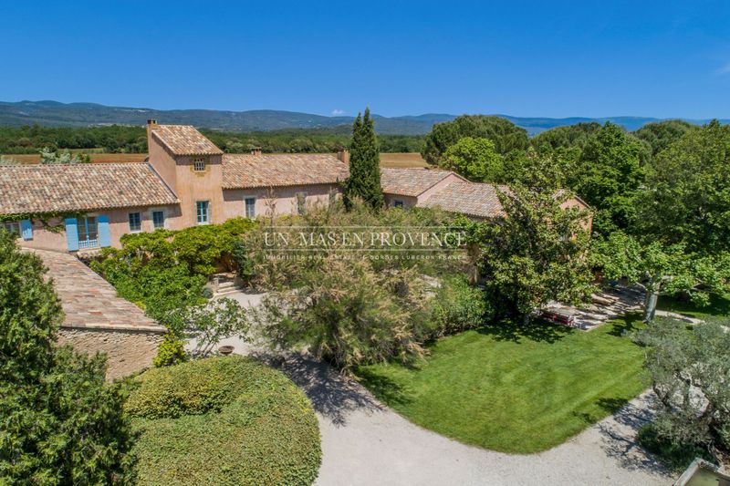 Vente propriété Roussillon Vente propriété Roussillon Propriété Roussillon Luberon, achat propriété 8 chambres 750 m²