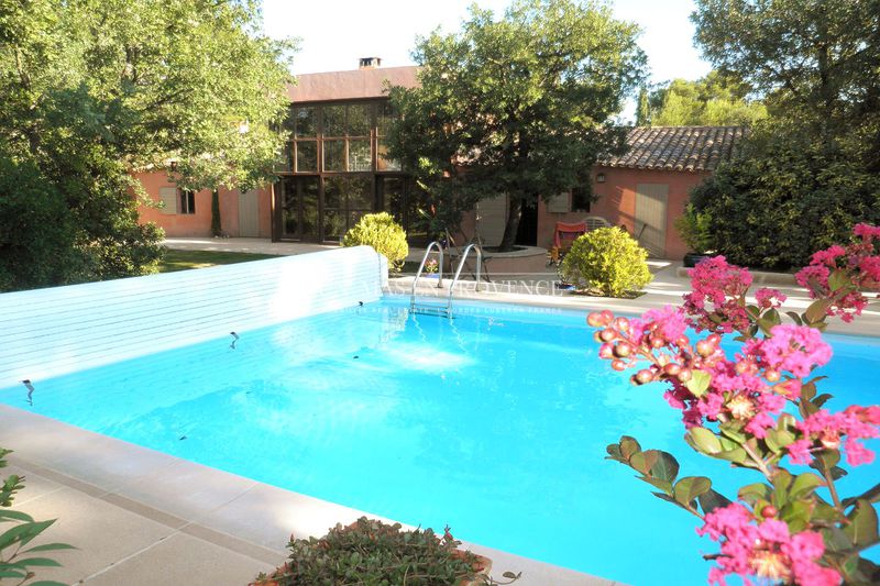 Vente maison de campagne Saint-Saturnin-lès-Apt Vente maison de campagne Saint-Saturnin-lès-Apt Maison de campagne Saint-Saturnin-lès-Apt Luberon, achat maison de campagne 5 chambres 150 m²