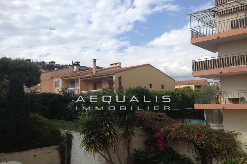 Photo Appartement Saint-Laurent-du-Var Centre-ville, Location appartement 2 pièces 42 m²