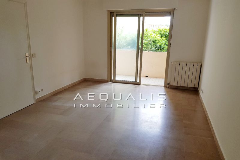 Photo Apartment Saint-Laurent-du-Var Bas plateaux fleuris, Rentals apartment 1 room 35 m²