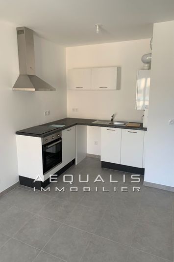 Photo Apartment Saint-Laurent-du-Var Centre-ville, Rentals apartment 2 rooms 39 m²