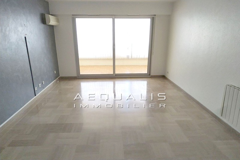 Photo Apartment Saint-Laurent-du-Var Centre-ville, Rentals apartment 2 rooms 53 m²