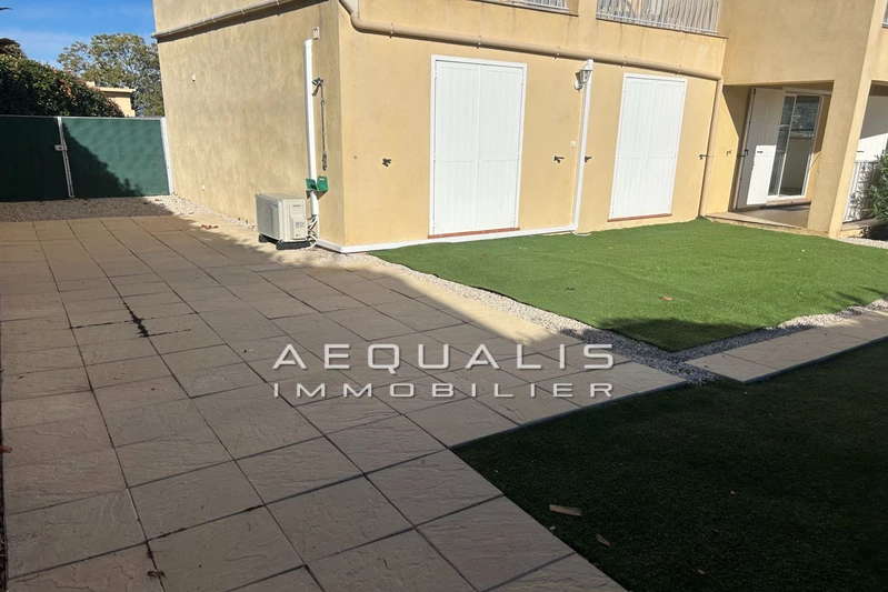 Appartement La Gaude  Location appartement   70&nbsp;m&sup2;