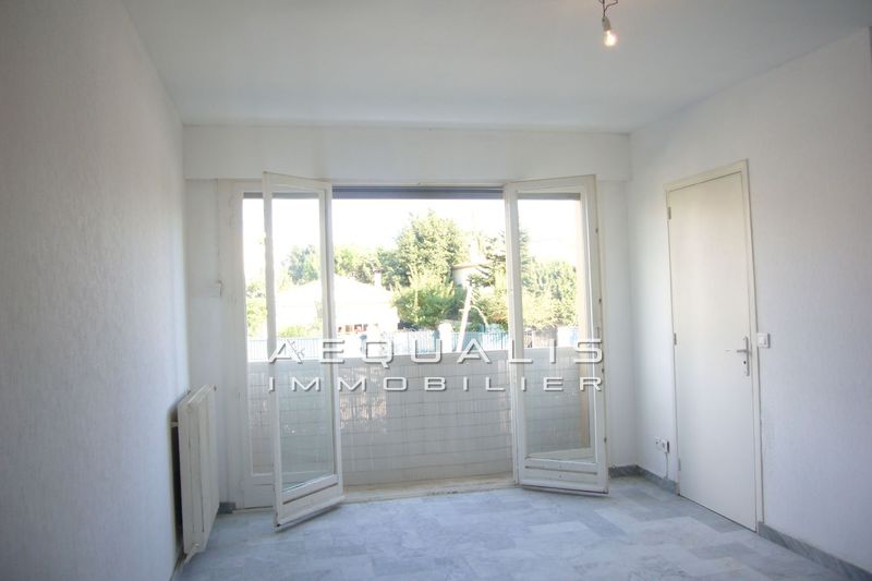 Photo Apartment Saint-Laurent-du-Var Centre-ville, Rentals apartment 1 room 18 m²