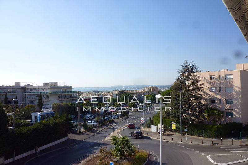 vente Apartment Saint-laurent-du-var Bas plateaux fleuris Apartment Saint-Laurent-du-Var Bas plateaux fleuris, to buy apartment 4 rooms 86 m²