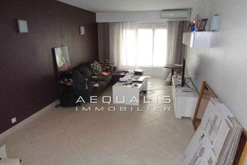 Photo Apartment Saint-Laurent-du-Var Centre-ville, to buy apartment 3 rooms 60 m²