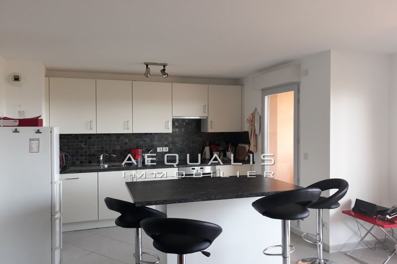 Photo Appartement Saint-Laurent-du-Var Centre-ville, achat appartement 3 pièces 65 m²