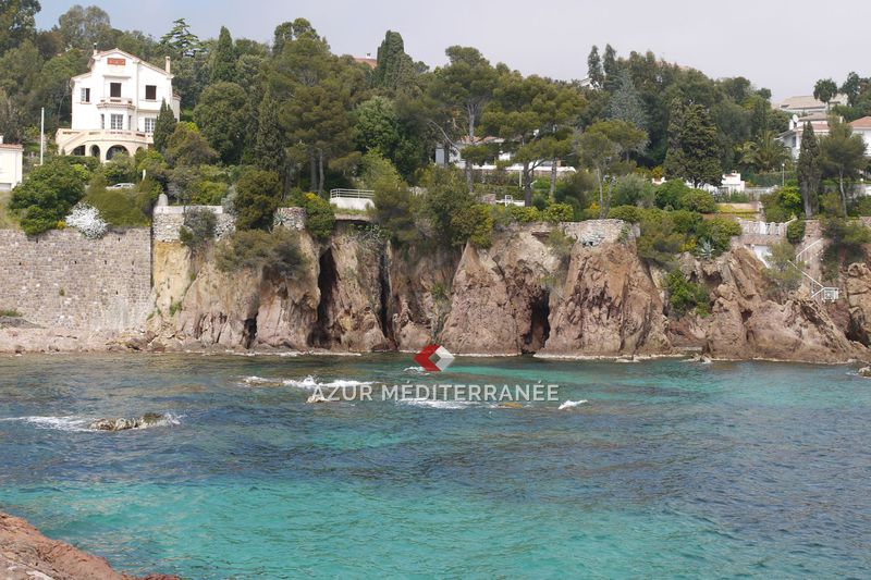 Photo Maison Saint-Raphaël Bord de mer, achat maison 5 chambres 250 m²