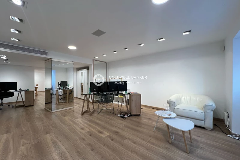 Photo n°3 - Commerce Saint-Tropez 83990 - 1 685 000 €