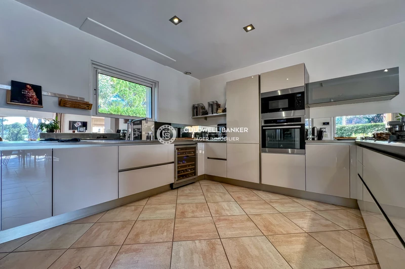 Photo n°7 - Vente Maison villa provençale Sainte-Maxime 83120 - 2 195 000 €