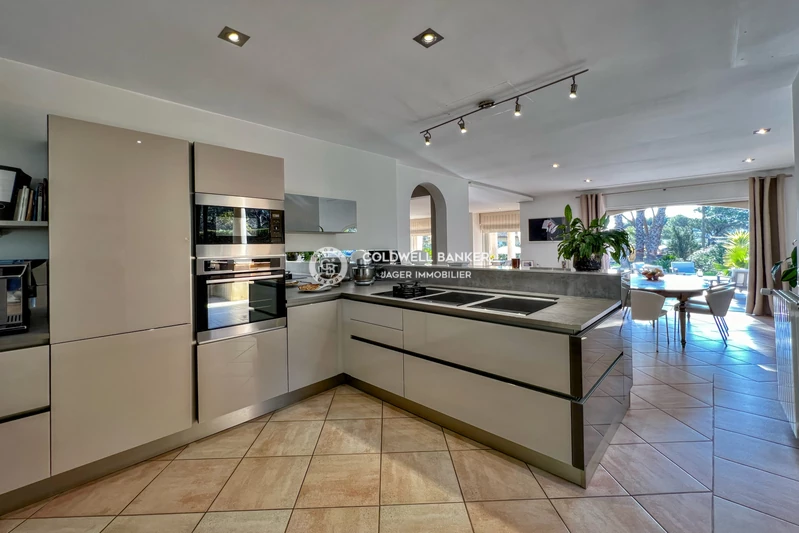 Photo n°6 - Vente Maison villa provençale Sainte-Maxime 83120 - 2 195 000 €