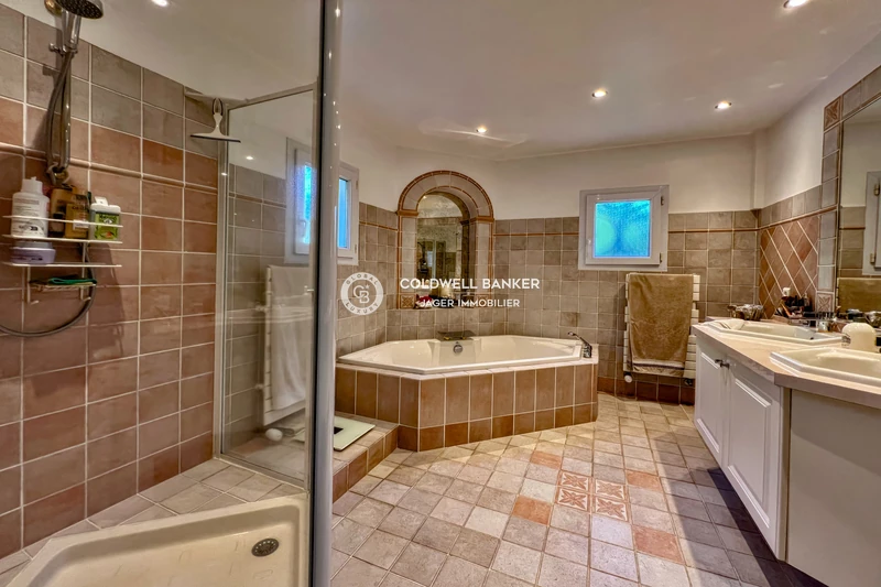 Photo n°9 - Vente Maison villa provençale Sainte-Maxime 83120 - 2 195 000 €
